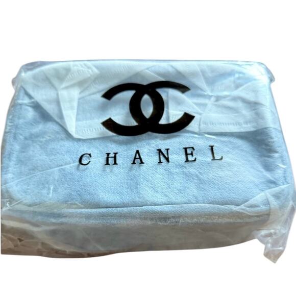 CHANEL Beaute Blue Denim Makeup Bag w/Chain Crossbody Limited VIP Gift - Picture 9 of 9